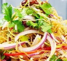 Stir-Fried Bean Sprouts with Three Threads