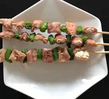 Grilled Green Pepper with Pork Intestines