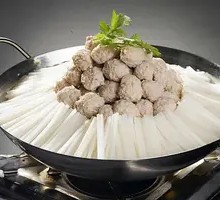 Radish Noodle Soup with Meatballs