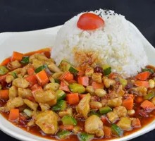 香辣鸡丁盖饭