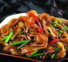 Stir-Fried Rice Noodles with Pork