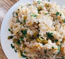 酸豆角鸡蛋炒饭