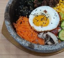 大粒牛肉石锅拌饭