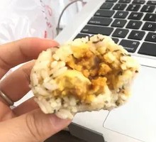 咸蛋黄火腿饭团