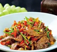 Stir-Fried Beef with Yellow Onion