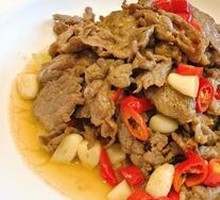 Stir-Fried Beef with Yellow Onion