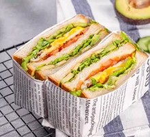 现烤牛油果三明治