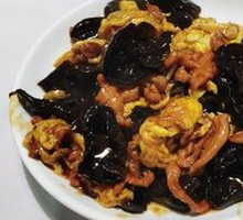 Sour Stir-Fried Egg with Wood Ear Mushrooms