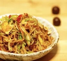 香辣肉丝炒饼