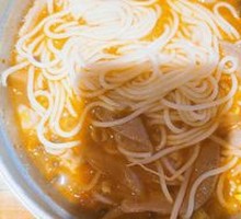 酸萝卜猪肝米线