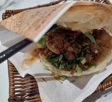 Signature Braised Pork in Flatbread