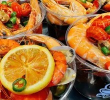 Mixed Seafood Bowl with Drizzling Sauce