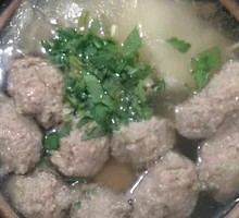 Braised Pork Meatballs in Clay Pot