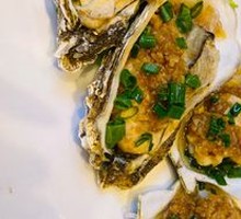Garlic Steamed Lushan Oysters