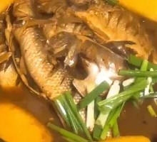Whole Fish Steamed in One Pot