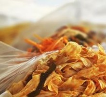 锅盔夹豆皮