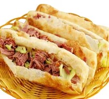 Braised Pork with Flatbread