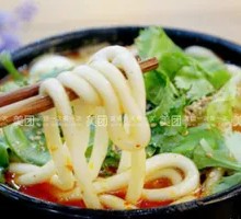 Sour Cabbage Flavor Potatoes Noodles in Clay Pot