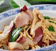 Crispy Bamboo Shoots with Preserved Pork