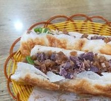 Braised Pork with Flatbread