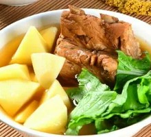 糯香土豆排骨米饭