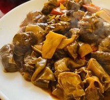 Stewed Beef with Yellow Sauce