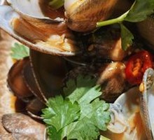 Spicy Stir-Fried Clams