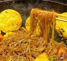 Stewed Pork Spine in Iron Pot