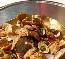 Spicy Stir-Fried Clams