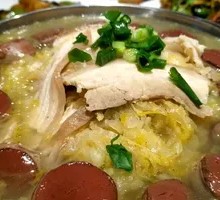 铜锅酸菜骨头五花肉血肠