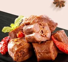 鲜甜辣鸭脖