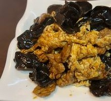Sour Stir-Fried Egg with Wood Ear Mushrooms