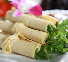 Cilantro-wrapped tofu skin rolls