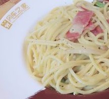奶油培根意大利面