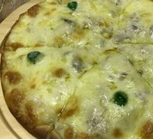 深海风情金枪鱼披萨