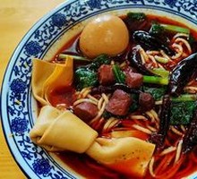 Hand-extruded noodle soup