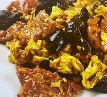 Sour Stir-Fried Egg with Wood Ear Mushrooms