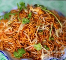 Egg and Pork Noodles Stir-Fry