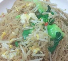 Stir-Fried Rice Noodles with Pork Strips
