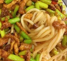 Garlic Shoots and Pork Noodles