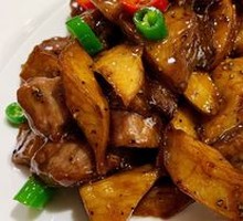 Braised Beef Cubes with Black Fungus