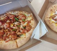 Spicy Crawfish & Tender Chicken Pizza