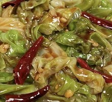 Stir-Fried Cabbage with Sauce