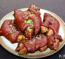 Secret Sauce Aromatic Roast Pig's Feet