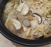 云南时令菌类米线