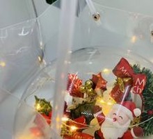 Low-Sugar Christmas Mousse Ball Cake