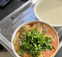 Fried Rice Noodles with Crispy Tofu