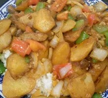 Green Pepper and Potato Noodles Rice Bowl