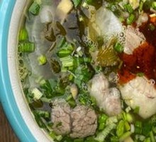 Sour Cabbage Beef Noodles