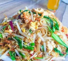 Stir-Fried Rice Noodles with Eggs and Leeks
